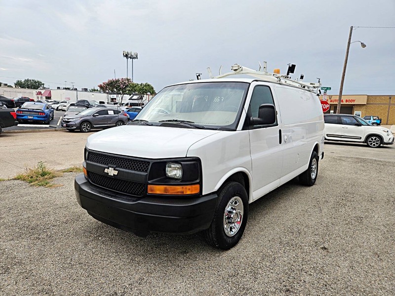 Chevrolet Express Cargo Van Vehicle Full-screen Gallery Image 01