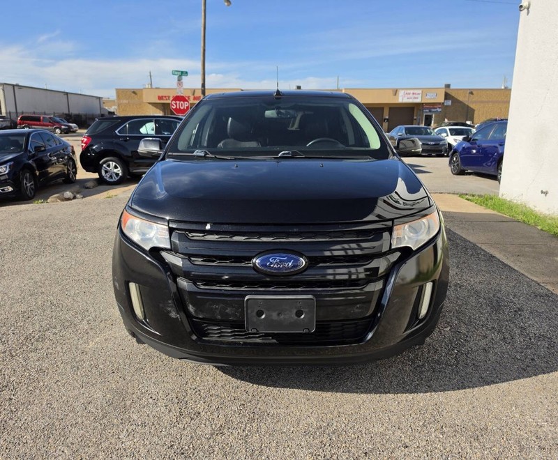 Ford Edge Vehicle Full-screen Gallery Image 02