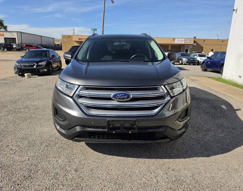 Ford Edge Vehicle Full-screen Gallery Image 02