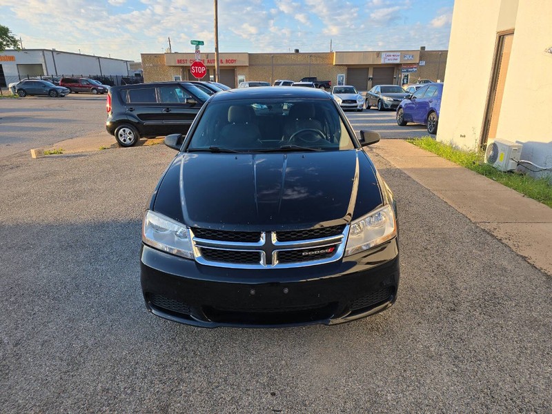 Dodge Avenger Vehicle Full-screen Gallery Image 02
