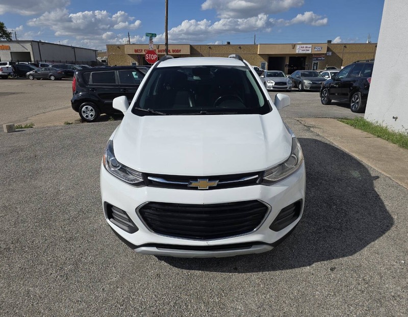 Chevrolet Trax Vehicle Full-screen Gallery Image 02