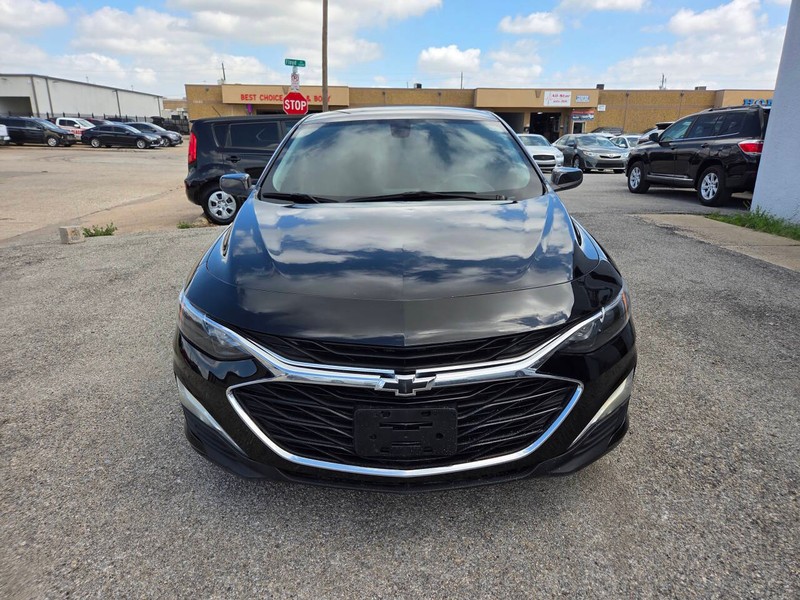 Chevrolet Malibu Vehicle Full-screen Gallery Image 02