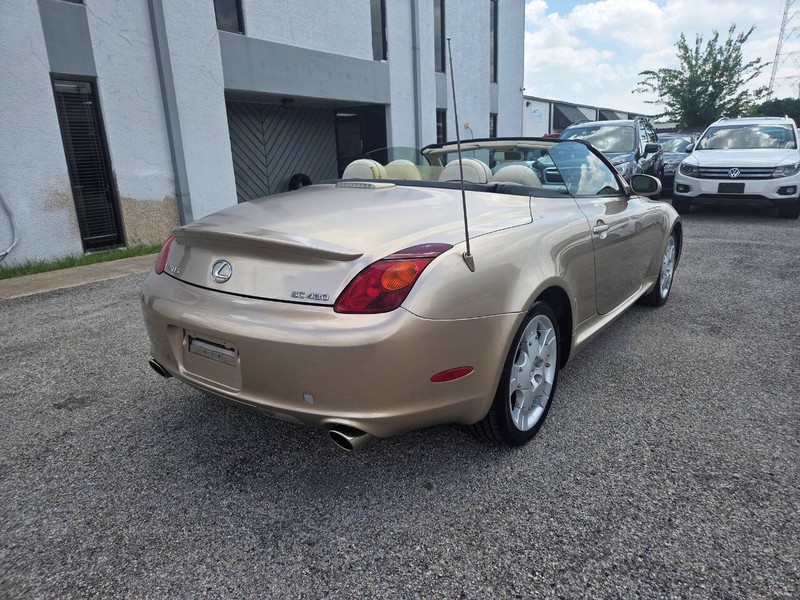 Lexus SC 430 Vehicle Full-screen Gallery Image 03