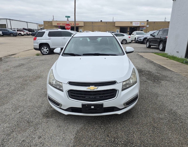 Chevrolet Cruze Vehicle Full-screen Gallery Image 03