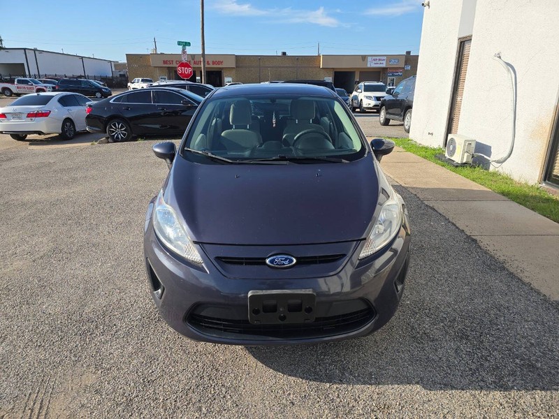 Ford Fiesta Hatchback Vehicle Full-screen Gallery Image 03
