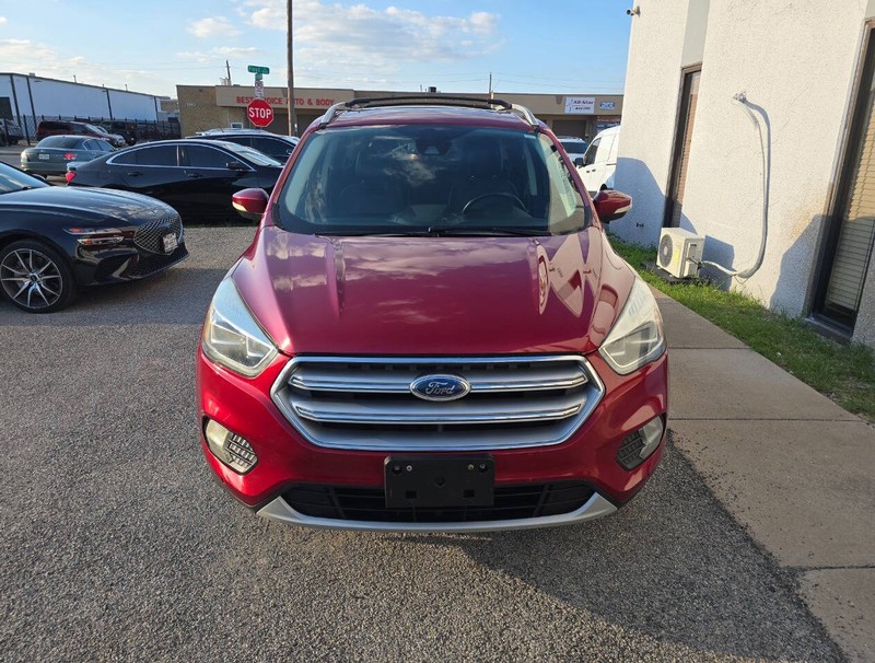 Ford Escape Vehicle Full-screen Gallery Image 02