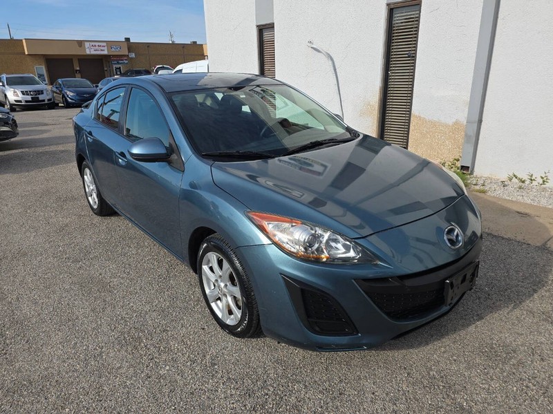 Mazda Mazda3 Sedan Vehicle Full-screen Gallery Image 01