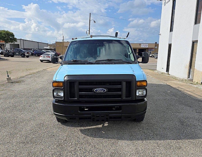 Ford Econoline Cargo Van Vehicle Full-screen Gallery Image 02