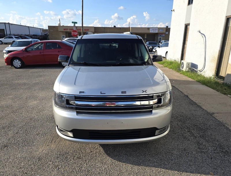 Ford Flex Vehicle Full-screen Gallery Image 02