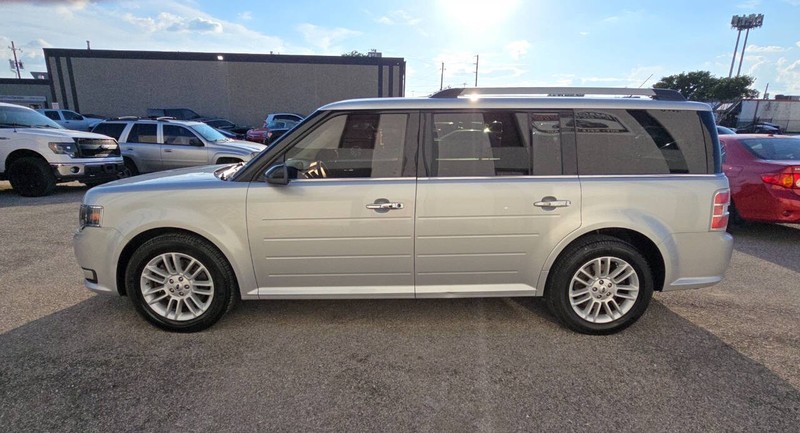 Ford Flex Vehicle Full-screen Gallery Image 03