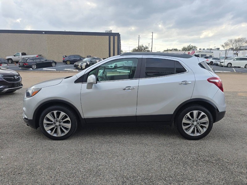 Buick Encore Vehicle Full-screen Gallery Image 03