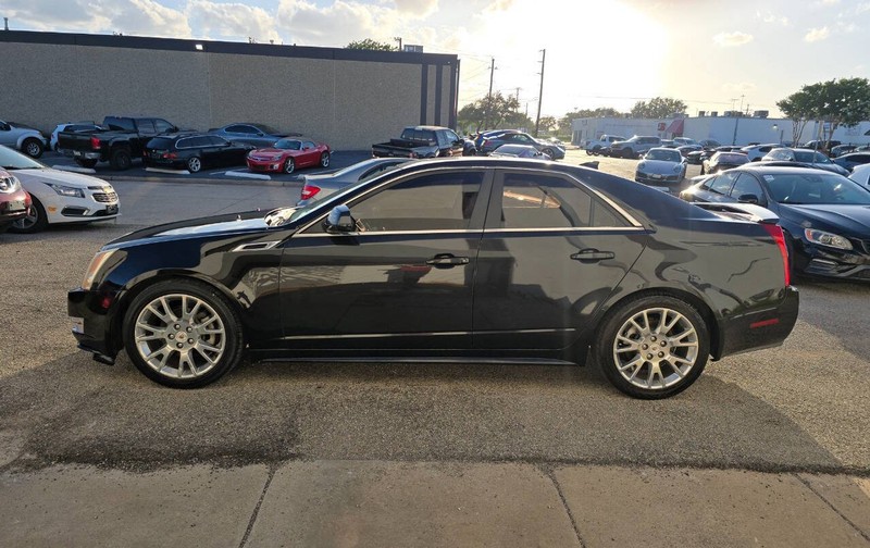 Cadillac CTS Sedan Vehicle Full-screen Gallery Image 03