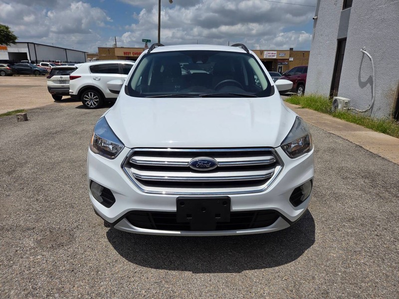 Ford Escape Vehicle Full-screen Gallery Image 02