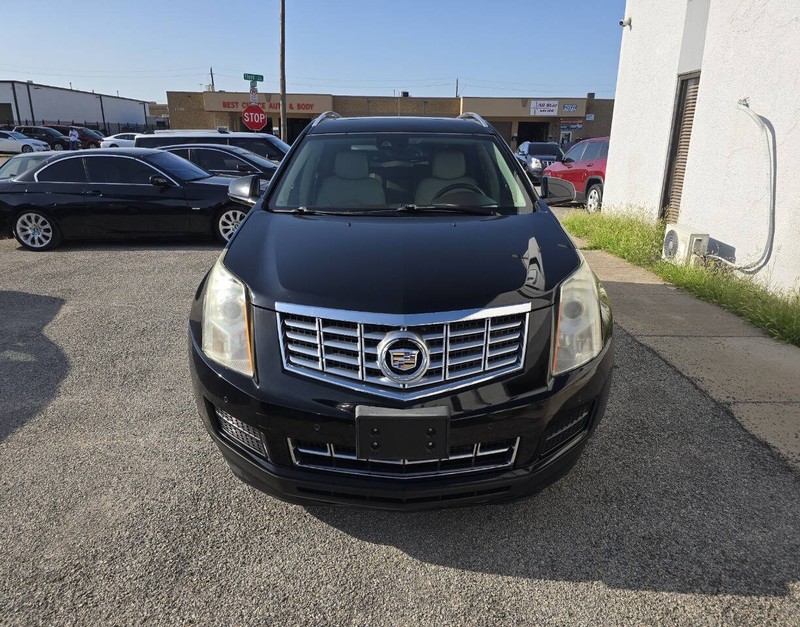 Cadillac SRX Vehicle Full-screen Gallery Image 02