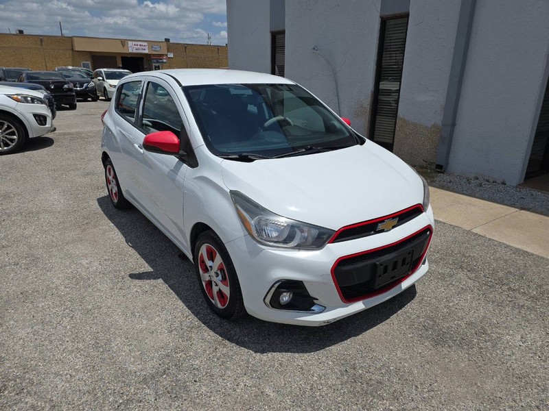 Chevrolet Spark Vehicle Full-screen Gallery Image 01