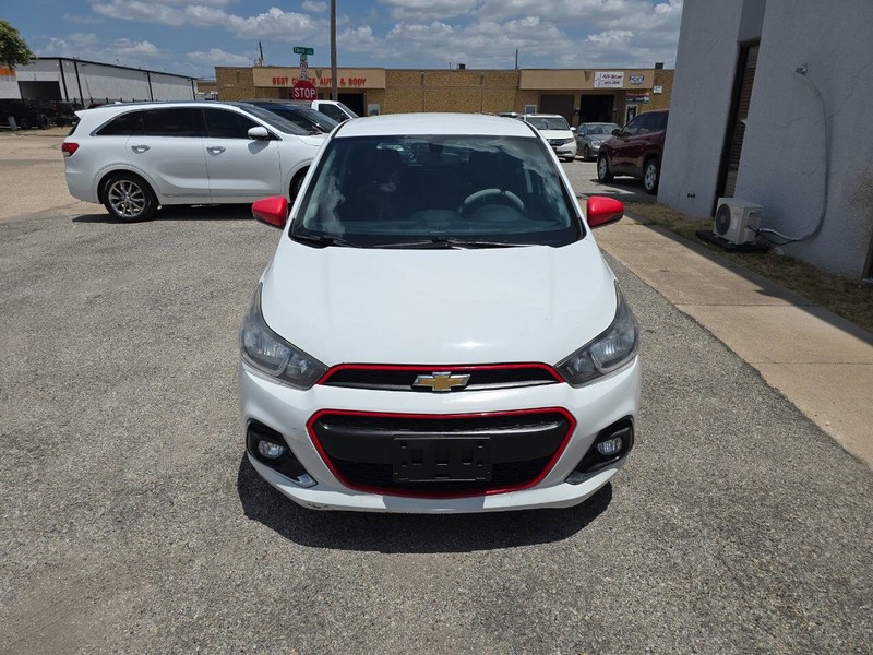 Chevrolet Spark Vehicle Full-screen Gallery Image 02