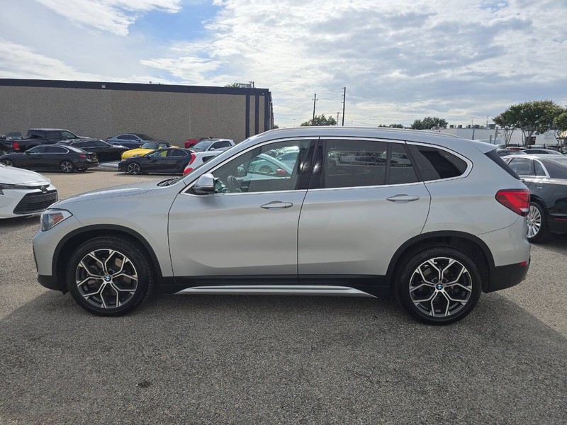 BMW X1 Vehicle Full-screen Gallery Image 03
