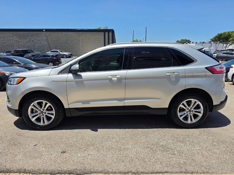 Ford Edge Vehicle Full-screen Gallery Image 02