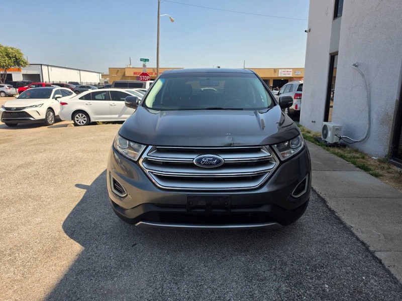 Ford Edge Vehicle Full-screen Gallery Image 02