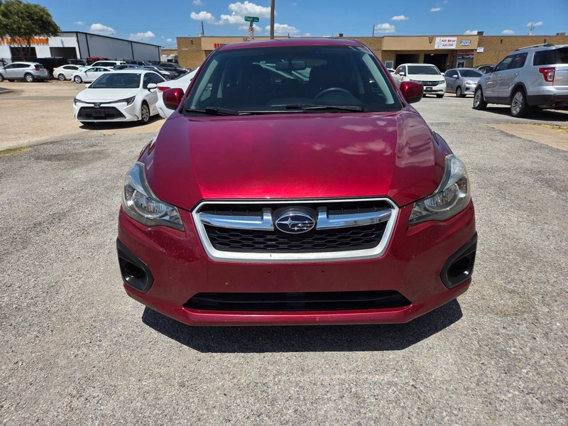 Subaru Impreza Wagon Vehicle Full-screen Gallery Image 02