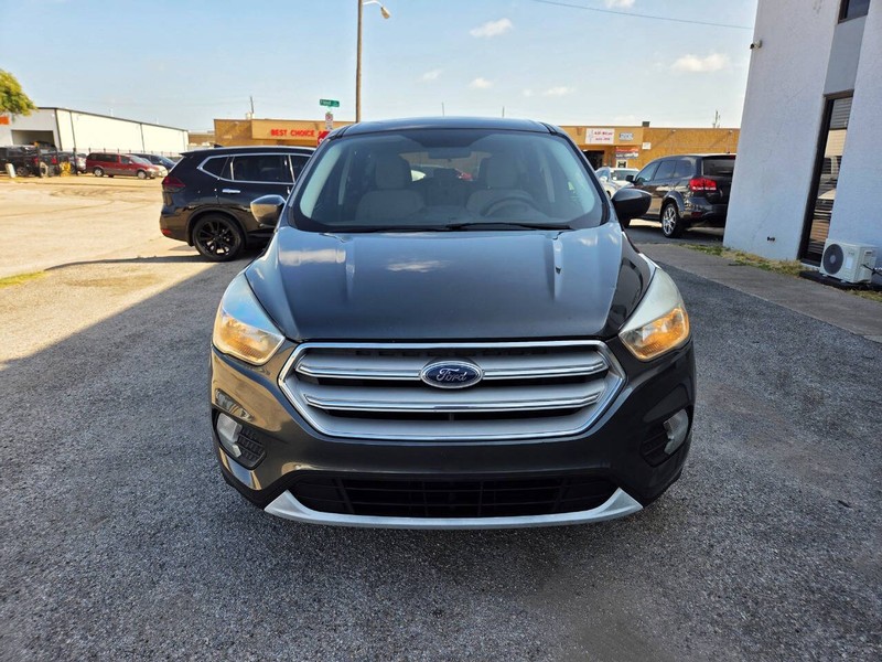 Ford Escape Vehicle Full-screen Gallery Image 02