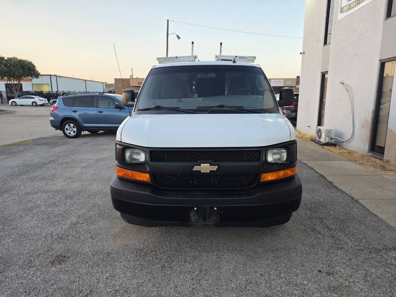 Chevrolet Express Cargo Van Vehicle Full-screen Gallery Image 02