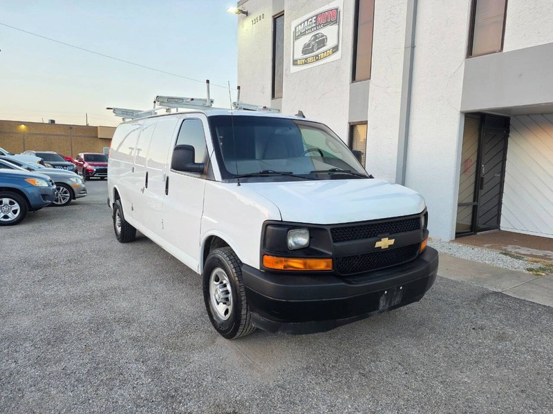 Chevrolet Express Cargo Van Vehicle Full-screen Gallery Image 03
