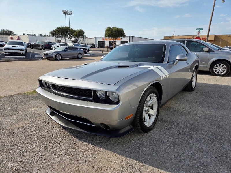 Dodge Challenger Vehicle Full-screen Gallery Image 01