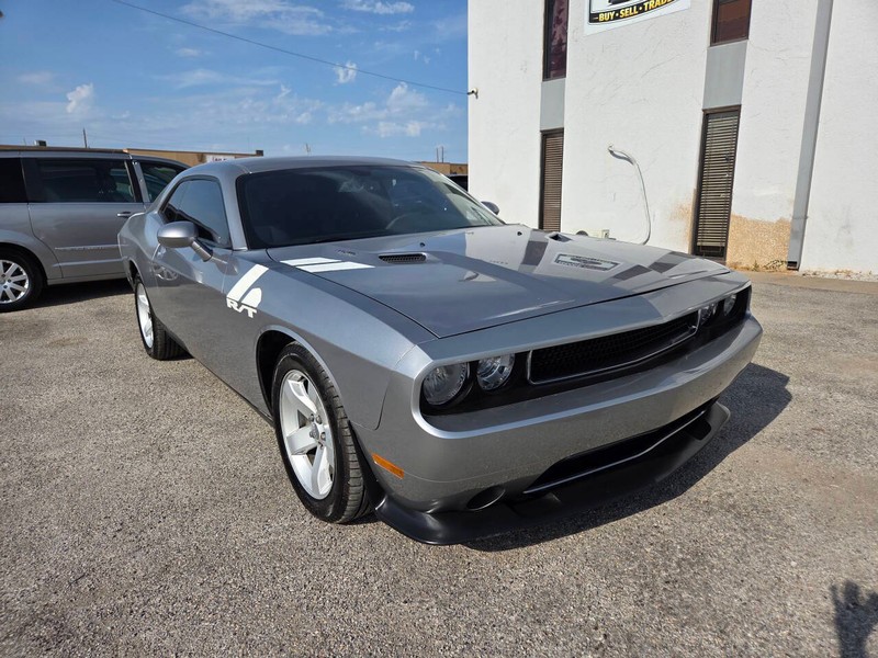 Dodge Challenger Vehicle Full-screen Gallery Image 03
