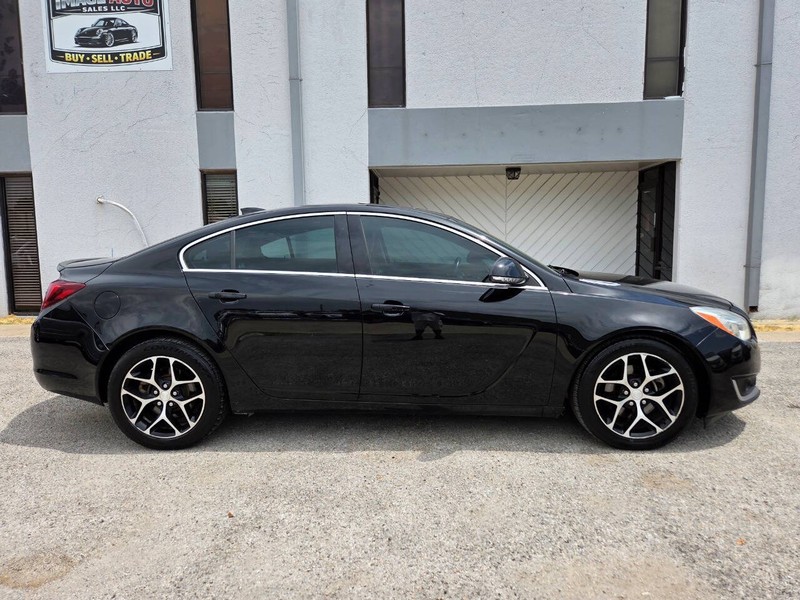 Buick Regal Vehicle Full-screen Gallery Image 02