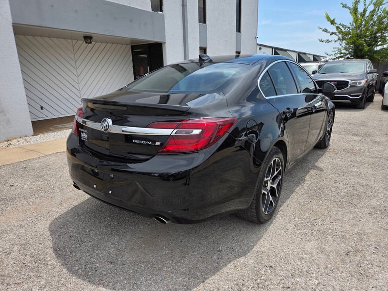 Buick Regal Vehicle Full-screen Gallery Image 03