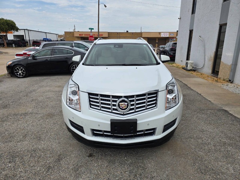 Cadillac SRX Vehicle Full-screen Gallery Image 02