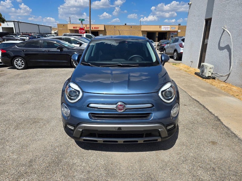 FIAT 500X Vehicle Full-screen Gallery Image 02