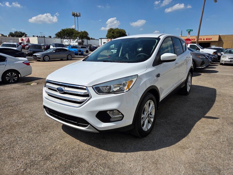 Ford Escape Vehicle Full-screen Gallery Image 01