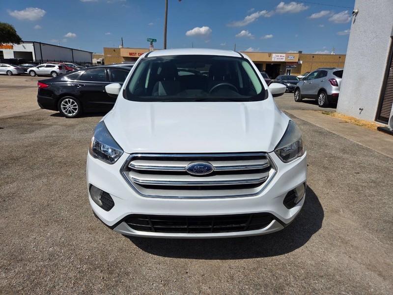 Ford Escape Vehicle Full-screen Gallery Image 02