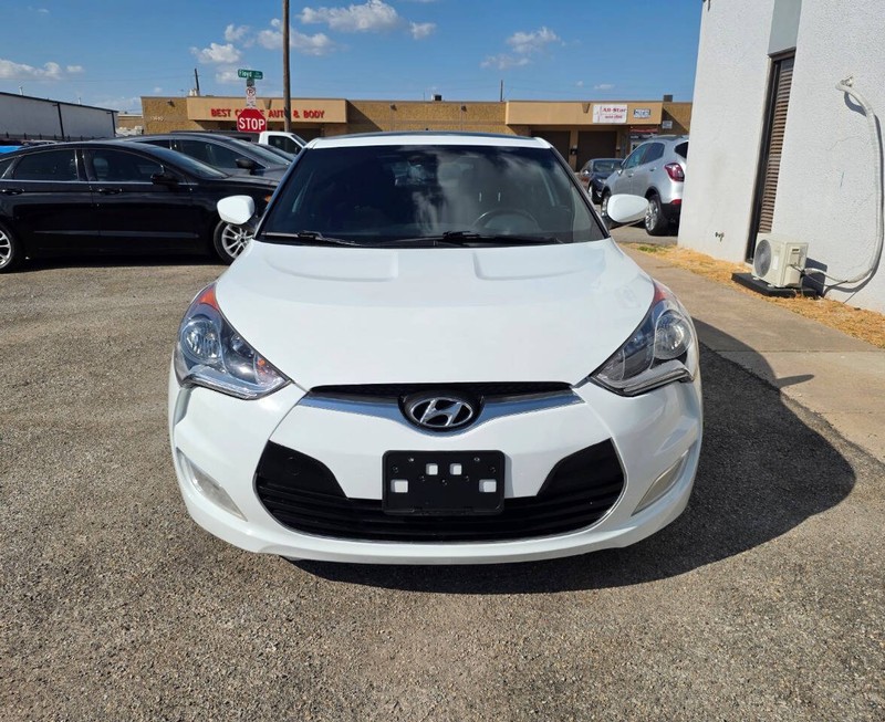 Hyundai Veloster Vehicle Full-screen Gallery Image 02