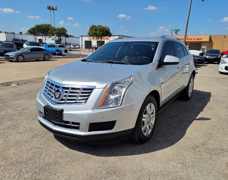 Cadillac SRX Vehicle Full-screen Gallery Image 01