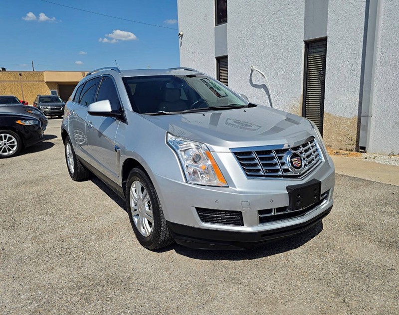 Cadillac SRX Vehicle Full-screen Gallery Image 03