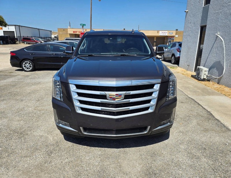 Cadillac Escalade ESV Vehicle Full-screen Gallery Image 02