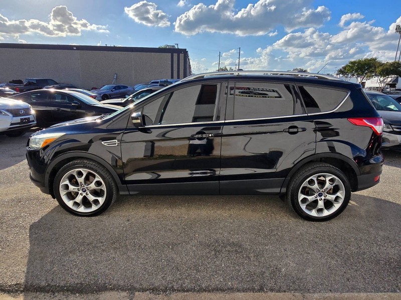 Ford Escape Vehicle Full-screen Gallery Image 03