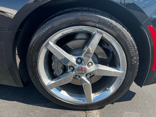 Chevrolet Corvette Stingray Vehicle Full-screen Gallery Image 07