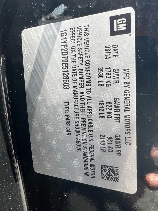 Chevrolet Corvette Stingray Vehicle Full-screen Gallery Image 17