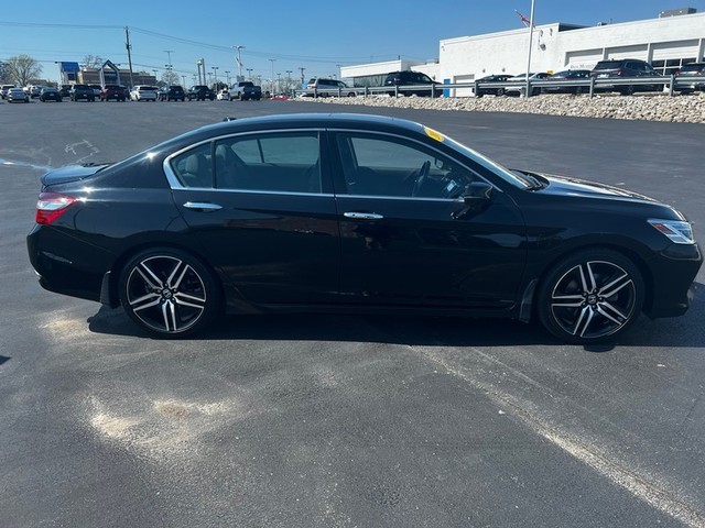 Honda Accord Sedan Vehicle Full-screen Gallery Image 02