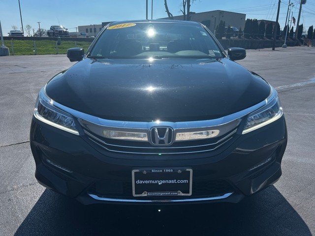 Honda Accord Sedan Vehicle Full-screen Gallery Image 09