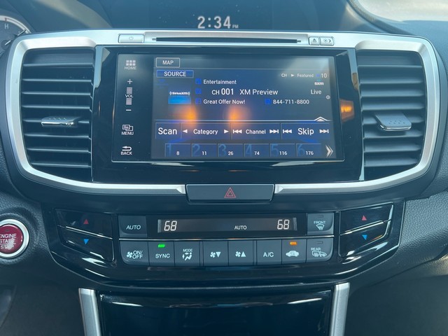 Honda Accord Sedan Vehicle Full-screen Gallery Image 13