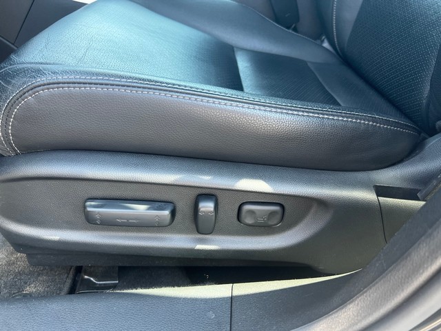 Honda Accord Sedan Vehicle Full-screen Gallery Image 19