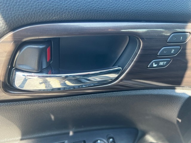 Honda Accord Sedan Vehicle Full-screen Gallery Image 21