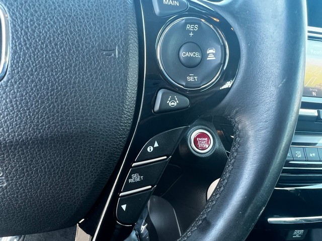 Honda Accord Sedan Vehicle Full-screen Gallery Image 24