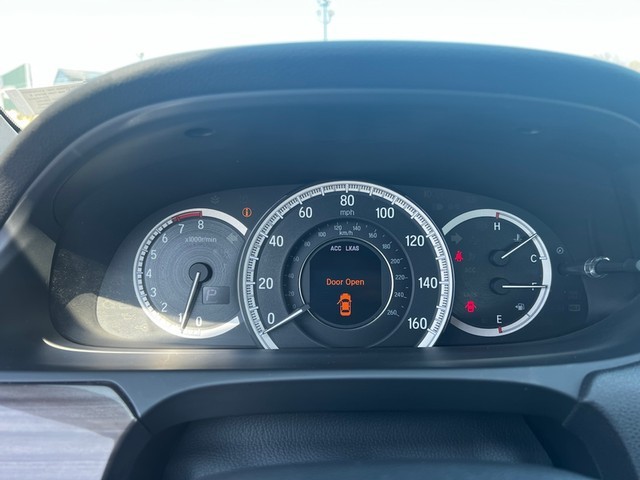 Honda Accord Sedan Vehicle Full-screen Gallery Image 25