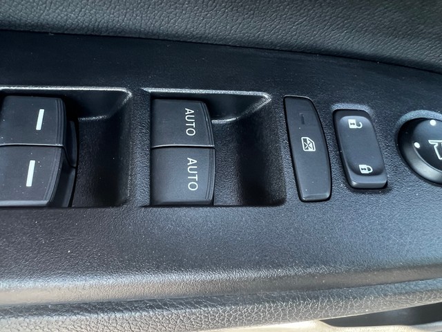 Honda CR-V Vehicle Full-screen Gallery Image 20